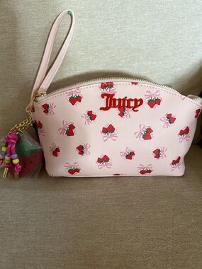 ADORABLE JUICY COUTURE POWDER BLUSH SWEET STRAWBERRY POUCH 🍓mirror Beads